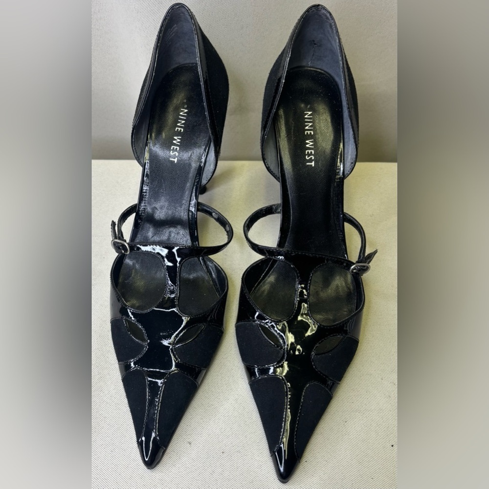 Nine West Black Patent and Suede Pointy unique intricate design 10 - 3 1/2” heel